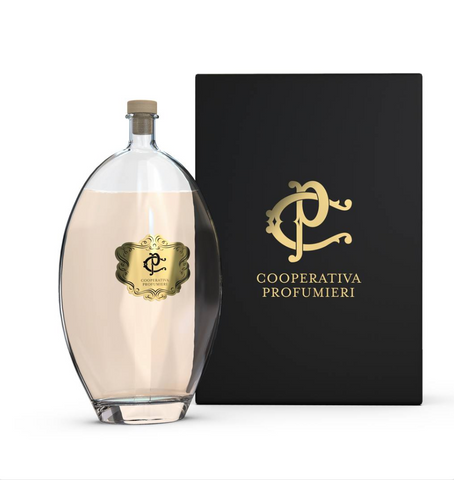 AMBIENT FRAGRANCE DIFFUSER "COOPERATIVA PROFUMIERI" - FRUITY BLEND - 3000 ML CHOGAN in elegant packaging with wooden sticks for fragrance diffusion.